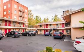 Econo Lodge City Center Portland Or