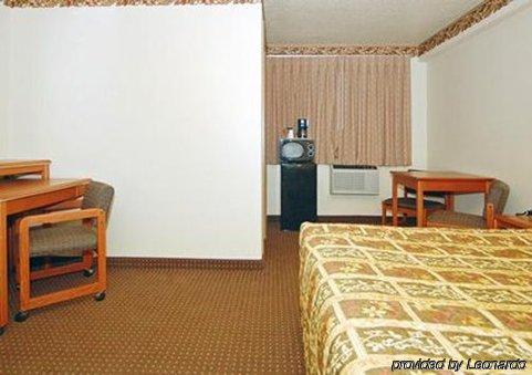 Econo Lodge City Center Portland Room photo